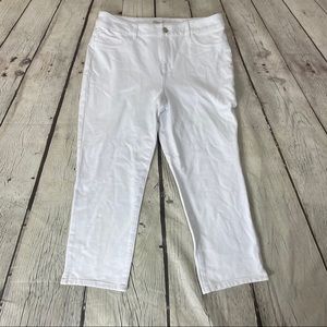 Chico’s Zenergy White Cotton Cropped Pants Size 8